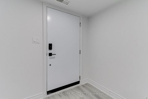 Photo 35 at 25 Knowles Crescent, Aurora Highlands, Aurora