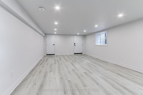 Photo 36 at 25 Knowles Crescent, Aurora Highlands, Aurora