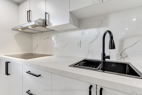 Photo 38 at 25 Knowles Crescent, Aurora Highlands, Aurora