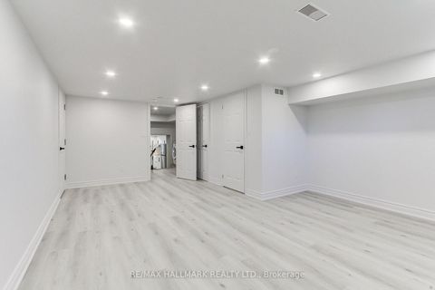 Photo 40 at 25 Knowles Crescent, Aurora Highlands, Aurora