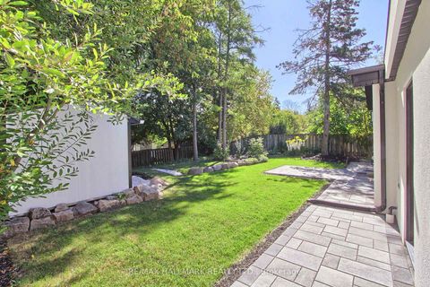 Photo 46 at 25 Knowles Crescent, Aurora Highlands, Aurora