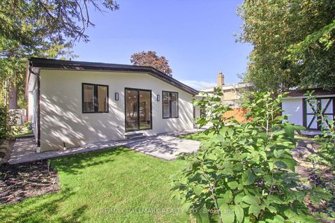 Photo 48 at 25 Knowles Crescent, Aurora Highlands, Aurora