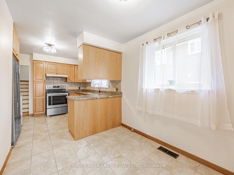 Photo 10 at 205 Vauxhall Drive, Dorset Park, Toronto