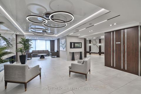 Photo 3 at 802 - 30 Harding Boulevard W, North Richvale, Richmond Hill