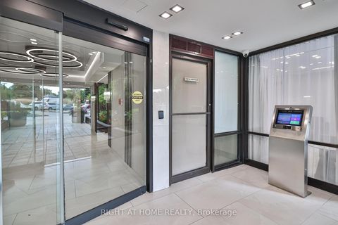 Photo 4 at 802 - 30 Harding Boulevard W, North Richvale, Richmond Hill