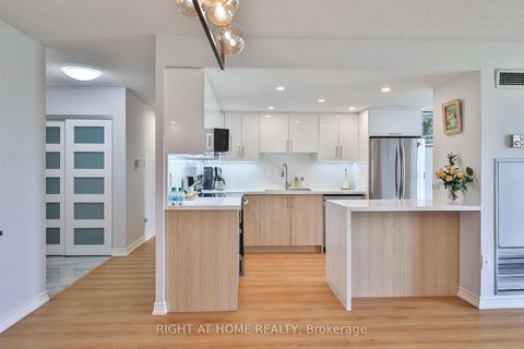 Photo 6 at 802 - 30 Harding Boulevard W, North Richvale, Richmond Hill