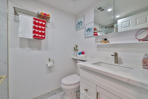 Photo 21 at 802 - 30 Harding Boulevard W, North Richvale, Richmond Hill