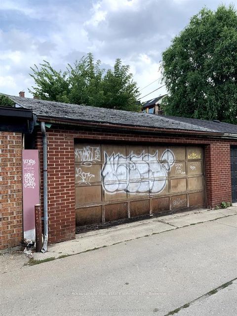 Photo 4 at 464 Euclid Avenue, Little Italy, Toronto