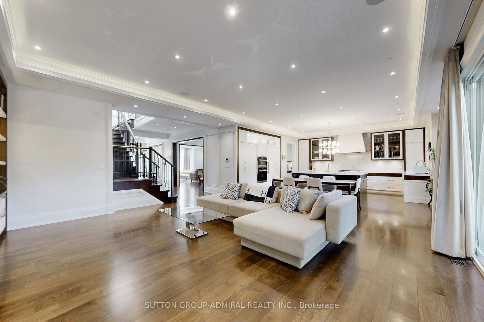 Photo 8 at 276 Strathallan Wood, Nortown, Toronto Photo 8 at 276 Strathallan Wood, Nortown, Toronto