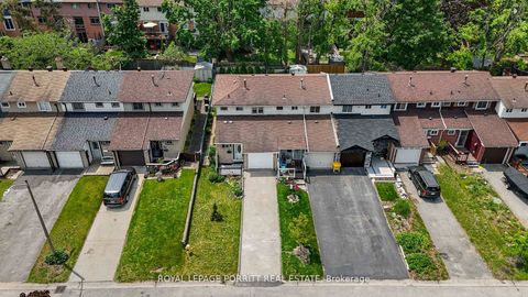 Photo 2 at 32 Chaucer Crescent, Letitia Heights, Barrie