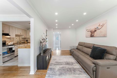 Photo 8 at 32 Chaucer Crescent, Letitia Heights, Barrie