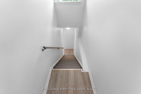 Photo 10 at 32 Chaucer Crescent, Letitia Heights, Barrie