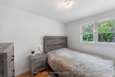 Photo 17 at 32 Chaucer Crescent, Letitia Heights, Barrie