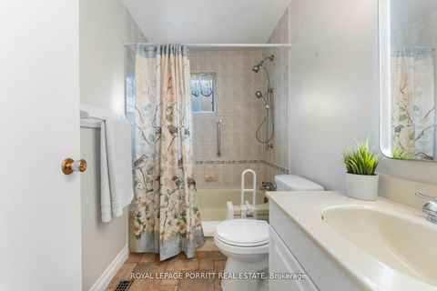 Photo 20 at 32 Chaucer Crescent, Letitia Heights, Barrie