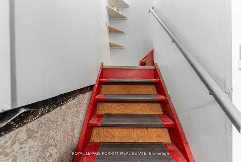 Photo 31 at 32 Chaucer Crescent, Letitia Heights, Barrie