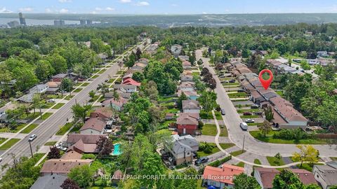 Photo 37 at 32 Chaucer Crescent, Letitia Heights, Barrie