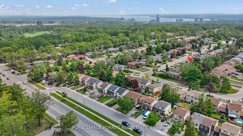 Photo 39 at 32 Chaucer Crescent, Letitia Heights, Barrie