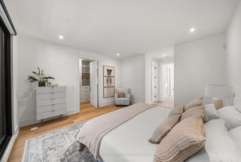 Photo 23 at 38 Evergreen Gardens, Leaside, Toronto