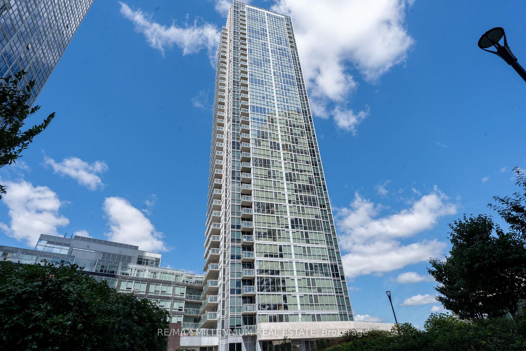 3103 - 2908 Highway 7 Road, Concord, Vaughan photo number 2