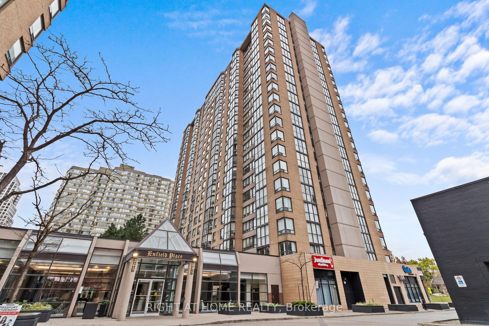 2004 - 285 Enfield Place, City Centre, Mississauga 