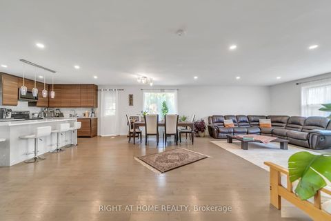 Photo 10 at 22 Hamilton Drive, Leslie Valley, Newmarket
