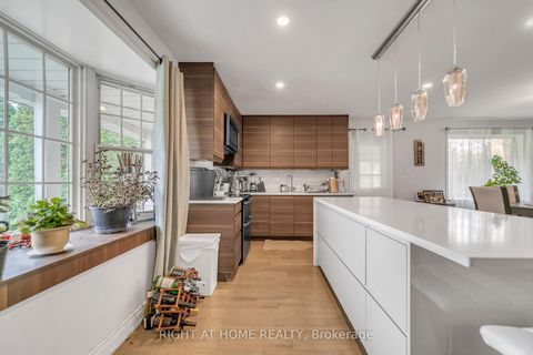 Photo 18 at 22 Hamilton Drive, Leslie Valley, Newmarket