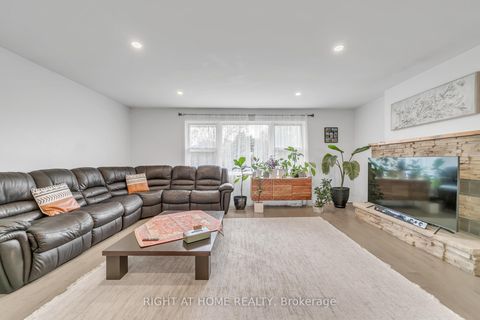 Photo 25 at 22 Hamilton Drive, Leslie Valley, Newmarket