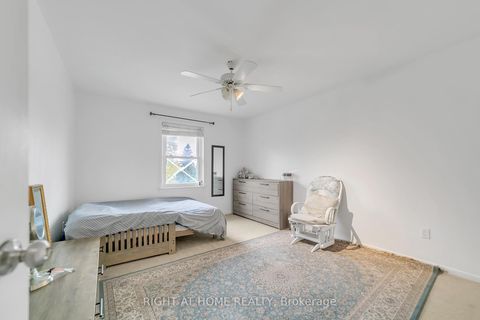 Photo 30 at 22 Hamilton Drive, Leslie Valley, Newmarket