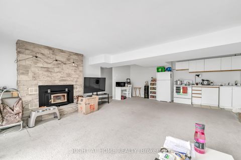 Photo 34 at 22 Hamilton Drive, Leslie Valley, Newmarket
