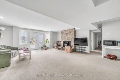 Photo 35 at 22 Hamilton Drive, Leslie Valley, Newmarket