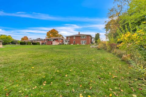 Photo 42 at 22 Hamilton Drive, Leslie Valley, Newmarket