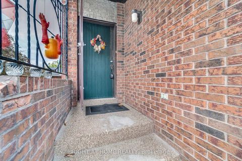 Photo 4 at 1015 Davis Drive, Leslie Valley, Newmarket