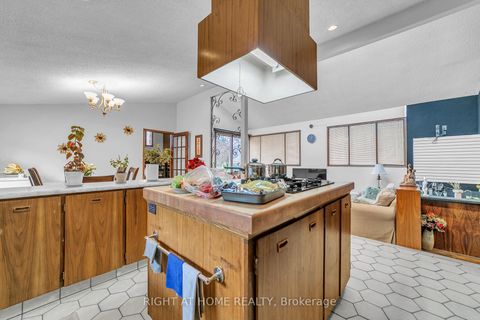 Photo 11 at 1015 Davis Drive, Leslie Valley, Newmarket