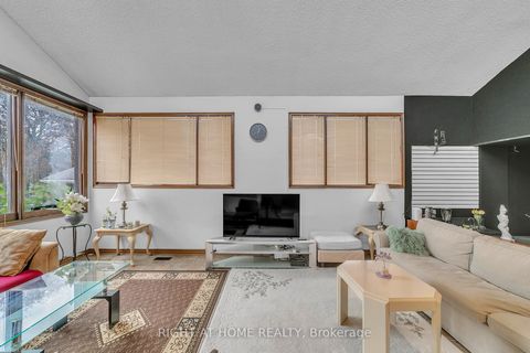Photo 15 at 1015 Davis Drive, Leslie Valley, Newmarket