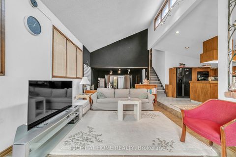 Photo 17 at 1015 Davis Drive, Leslie Valley, Newmarket