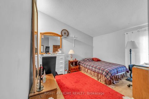 Photo 31 at 1015 Davis Drive, Leslie Valley, Newmarket