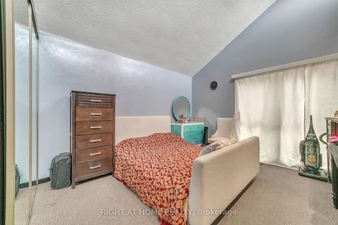 Photo 32 at 1015 Davis Drive, Leslie Valley, Newmarket