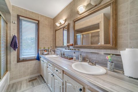 Photo 33 at 1015 Davis Drive, Leslie Valley, Newmarket