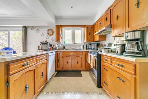 Photo 10 at 1025 Davis Drive, Leslie Valley, Newmarket