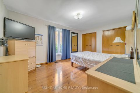 Photo 13 at 1025 Davis Drive, Leslie Valley, Newmarket