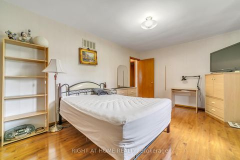 Photo 14 at 1025 Davis Drive, Leslie Valley, Newmarket