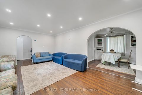 Photo 5 at 1029 Davis Drive, Leslie Valley, Newmarket