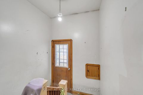 Photo 12 at 1029 Davis Drive, Leslie Valley, Newmarket