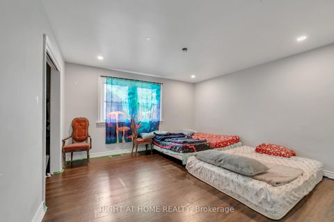 Photo 16 at 1029 Davis Drive, Leslie Valley, Newmarket