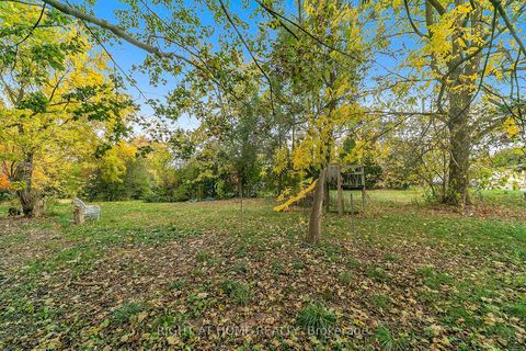 Photo 18 at 1029 Davis Drive, Leslie Valley, Newmarket