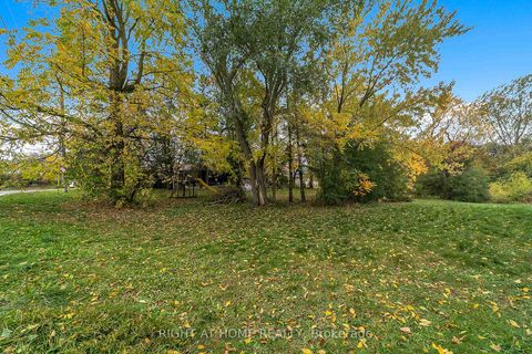 Photo 19 at 1029 Davis Drive, Leslie Valley, Newmarket
