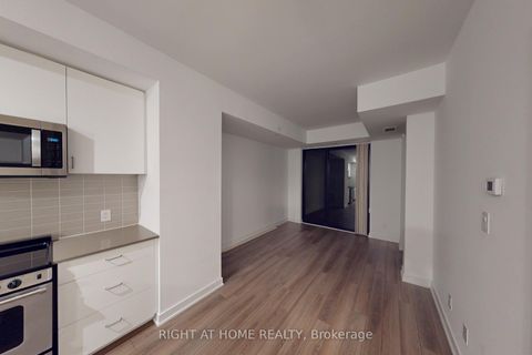 Photo 11 at 501 - 2799 Kingston Road, Cliffcrest, Toronto Photo 11 at 501 - 2799 Kingston Road, Cliffcrest, Toronto