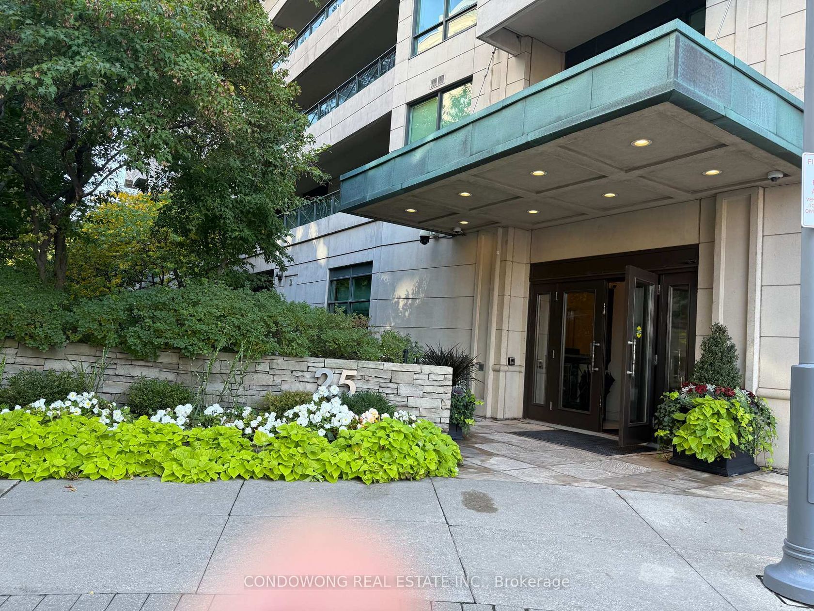908 - 25 Scrivener Square, Moore Park, Toronto 