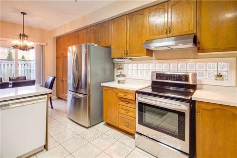 Photo 6 at 146 Peninsula Crescent, Rouge Woods, Richmond Hill