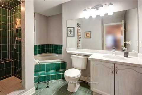 Photo 11 at 146 Peninsula Crescent, Rouge Woods, Richmond Hill